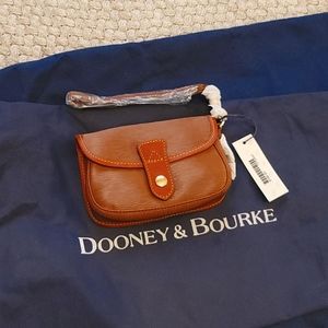 NWT Dooney & Bourke Wristlet Tan